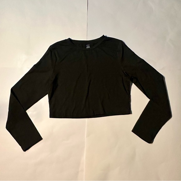 Tops - Women Classic Black Long Sleeve Crop Top Size XL-12